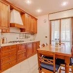 Guesthost - Stylish Retro X6 In Appartement Turin