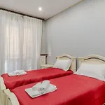 Guesthost - Stylish Retro X6 In Appartement *