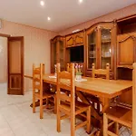 Guesthost - Stylish Retro X6 In Appartement *