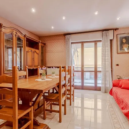 Guesthost - Stylish Retro X6 In Turin