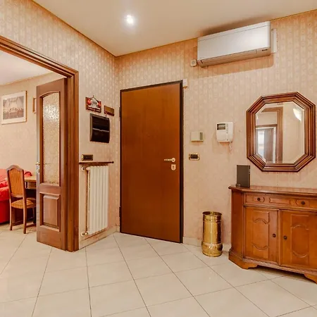 Guesthost - Stylish Retro X6 In