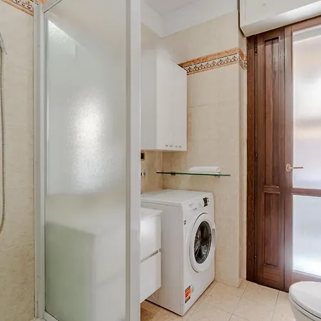 Guesthost - Stylish Retro X6 In Apartman