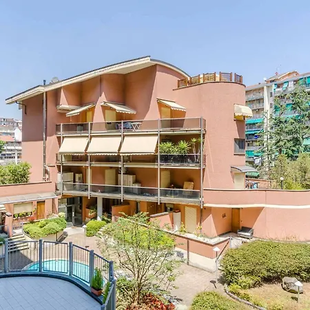 Guesthost - Stylish Retro X6 In