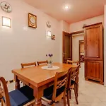 Guesthost - Stylish Retro X6 In Apartment Turin