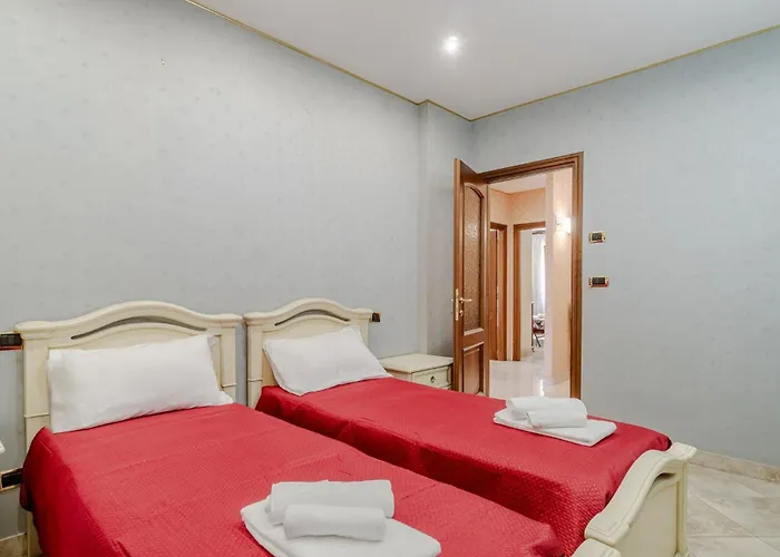 Guesthost - Stylish Retro X6 In Apartment Turin